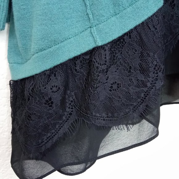 LOGO Sz Medium Green Crew Neck Asymmetrical Lace Hem Sweater - Picture 7 of 10